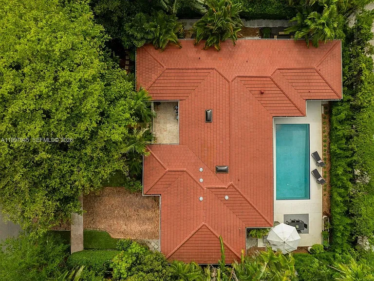 611 Santurce Ave — Photo 44