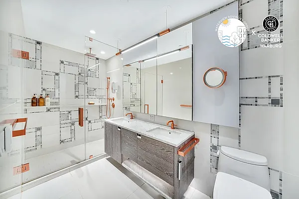 Bathroom, photo 1