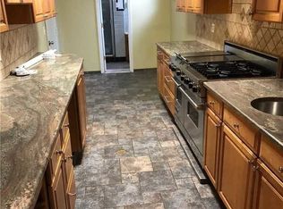 2120 21st Ave, Astoria, NY 11105