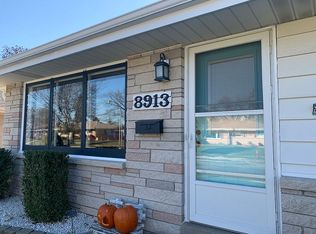 8913 W Verona Ct, Milwaukee, WI 53227