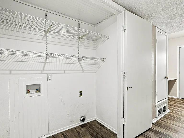 121 Allencrest Dr #123 — Photo 16