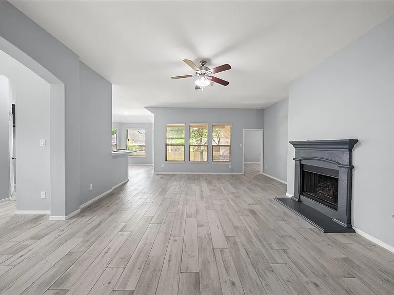 2406 Winter Trail Dr — Photo 8