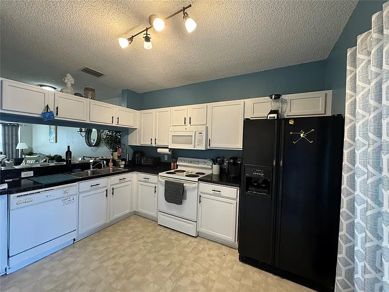4540 Runabout Way — Photo 6