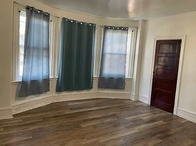 2 bed, $1,075 — Photo 2