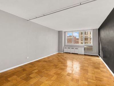 77 7th Ave, Manhattan, NY, 10011