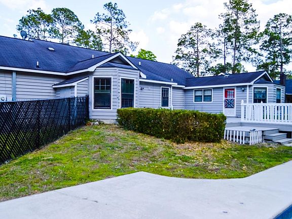 4th image of 715 Laurel Dr