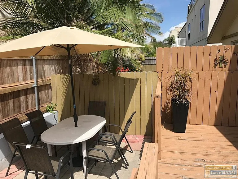 108 E Kingfish St #A — Photo 5
