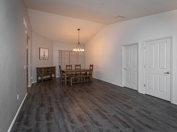 4th image of 83 S Lookout Mountain Ln