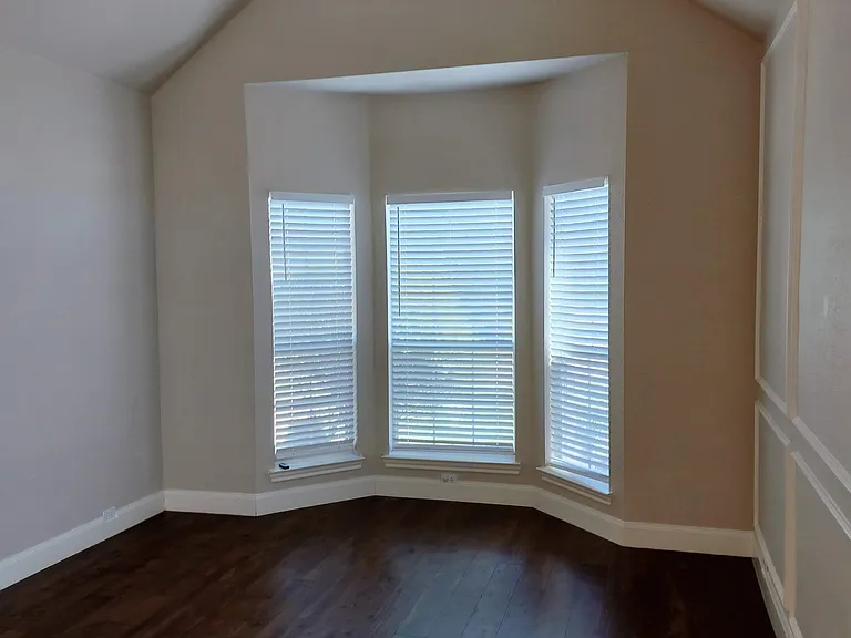 8001 Case Dr — Photo 34
