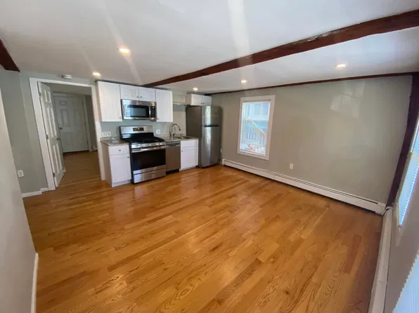 80 Cabot St #4, Beverly, MA 01915
