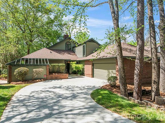 2nd image of 6212 Summertree Ln