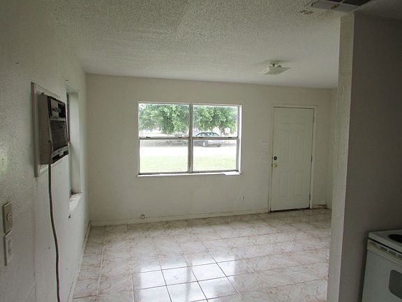 4th image of 605 2nd Ave