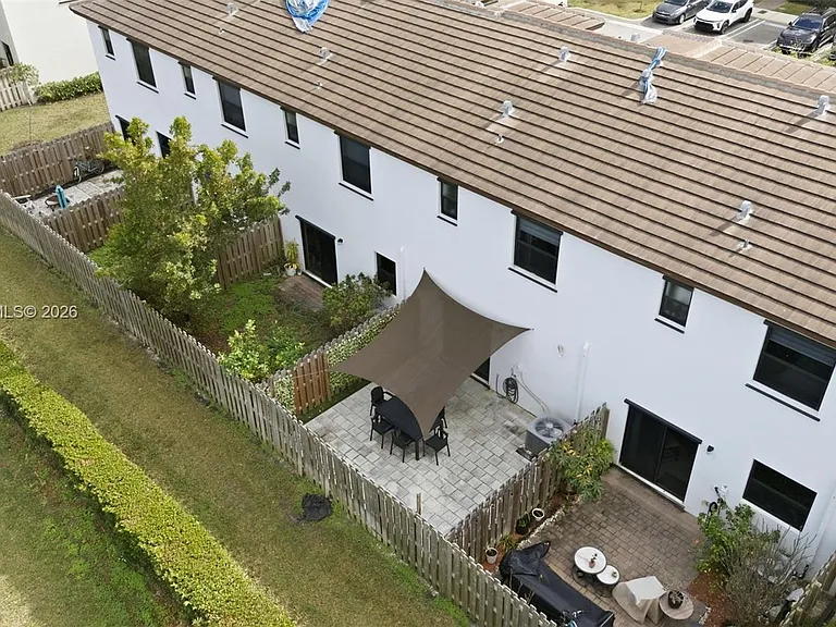 10009 SW 228th Ter — Photo 17