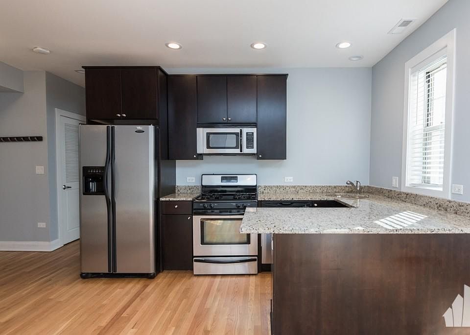 1st image of 1448 W Thorndale Ave #2s2nd