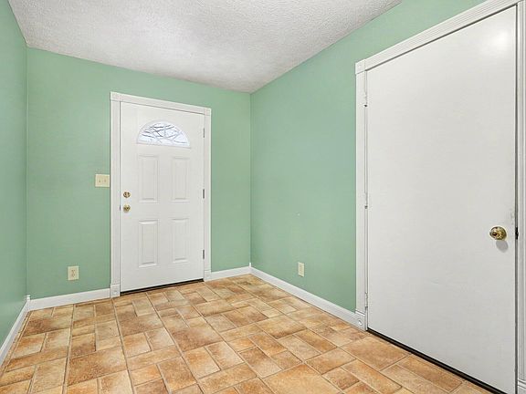 5th image of 614 W South St