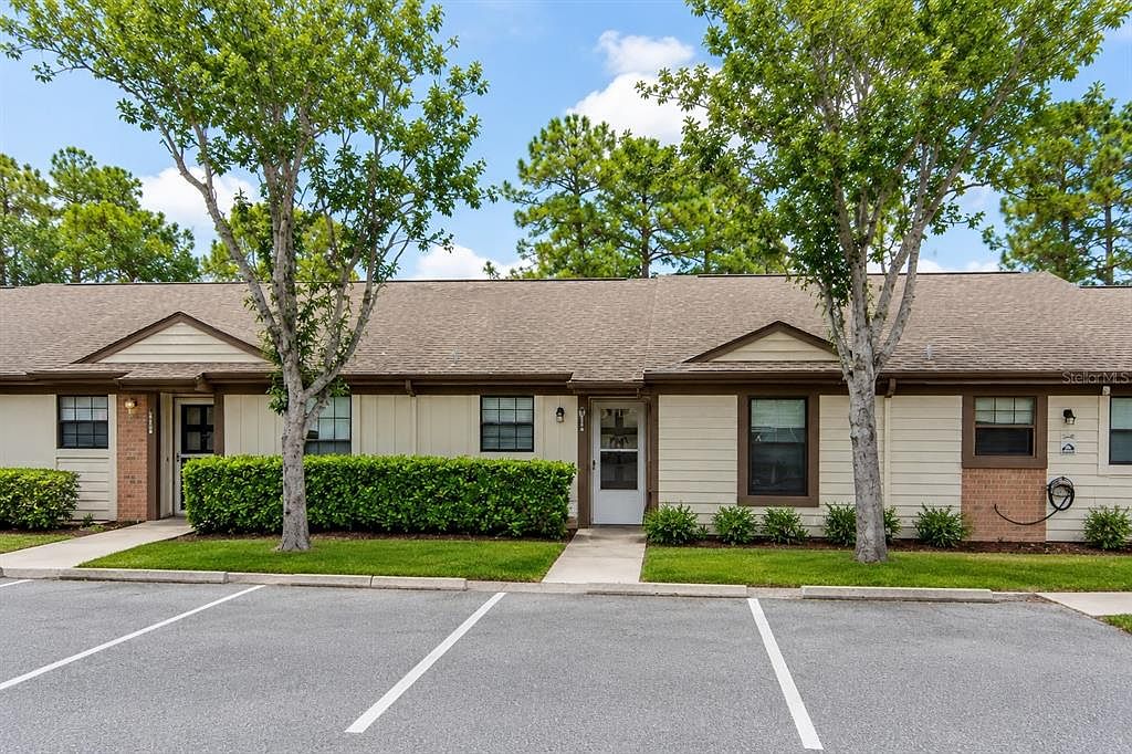 1126 Fairvilla Dr #1126