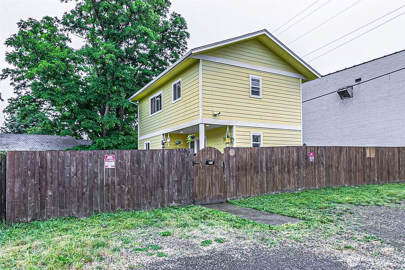 2nd image of 106 2nd Street NE