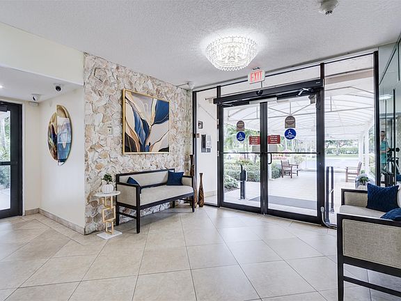 3rd image of 3510 Oaks Way #507