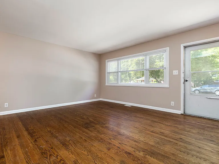 3767 Glenmeade Rd — Photo 3