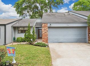 24 Timber Creek Dr, Conroe, TX 77301