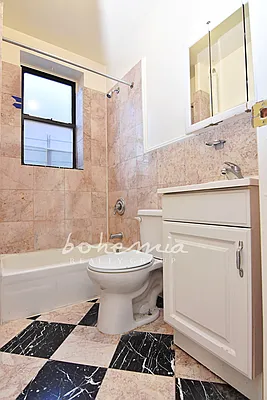 Rented by Bohemia Realty Group | media 6