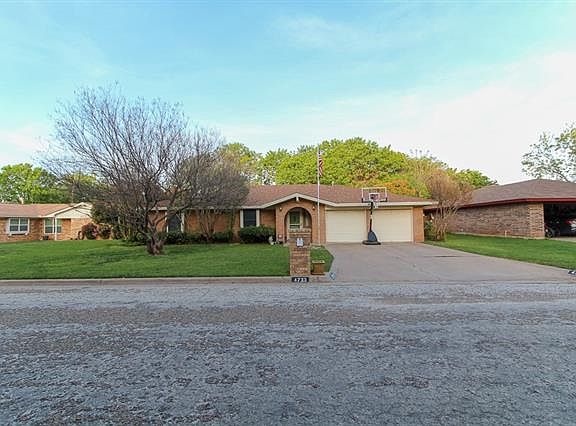 3rd image of 4733 Pamela Dr