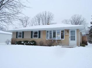 W151N8701 Marshall Dr, Menomonee Falls, WI 53051