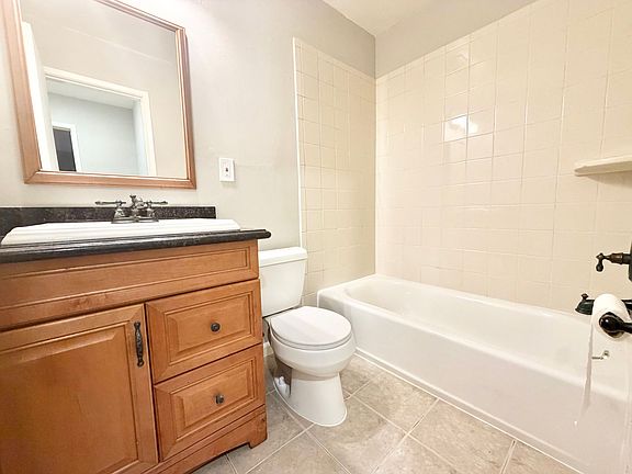 3rd image of 1654 Union Ave #5