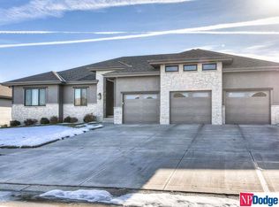 19615 Parker St, Elkhorn, NE 68022
