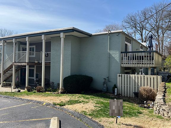 2nd image of 1815 Gardiner Ln APT K100
