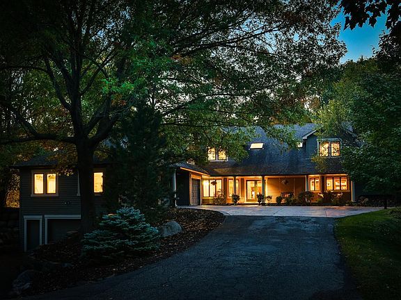 3rd image of 25 Sunnyside Ln