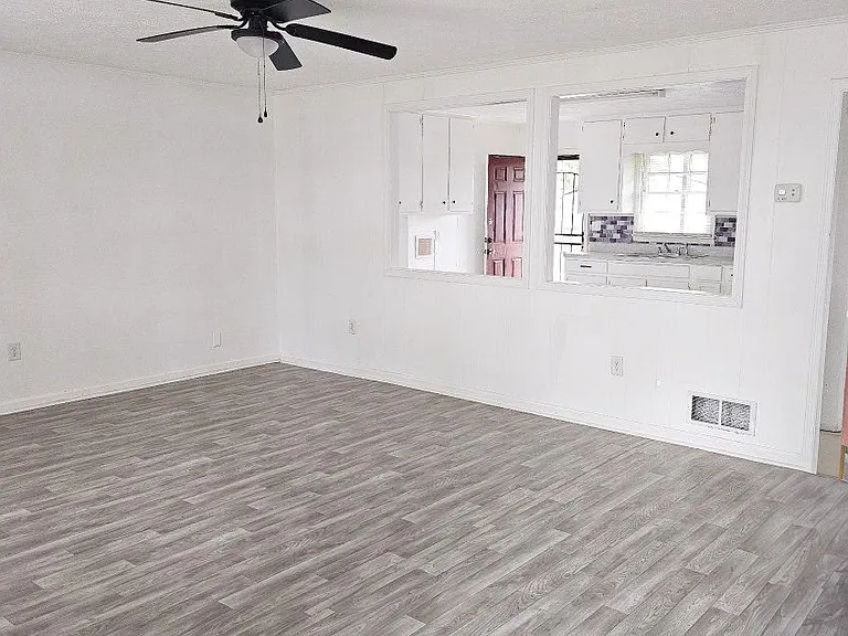 128 Pearl St — Photo 5