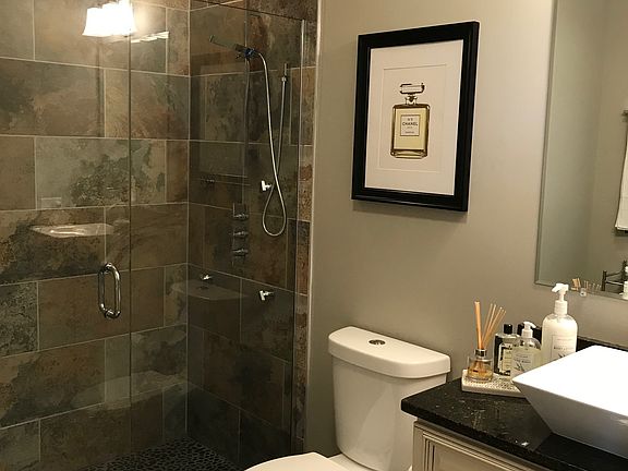 5th image of 11 W Market St APT 901