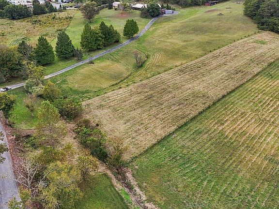 4th image of 3028 Princeton Rd