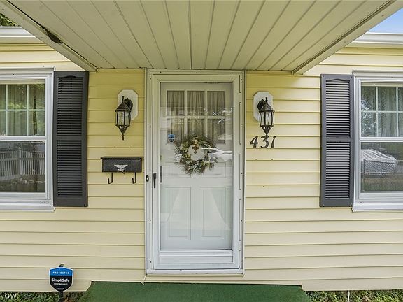 4th image of 431 Ballard Ave