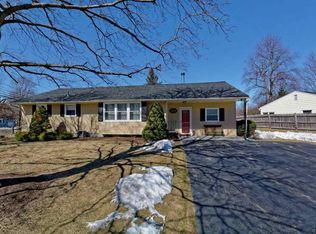 2 Dan Del Dr, Latham, NY 12110