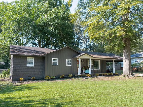 2nd image of 1922 Park Dr