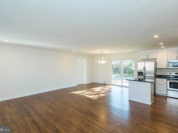 4th image of 6623 Lacona St