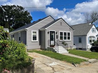 77 Metropolitan Rd, Providence, RI 02908