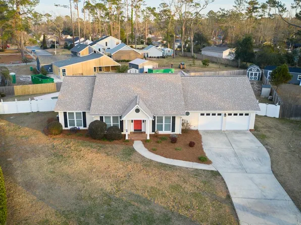 2823 Bud McKey Cir, Valdosta, GA 31602