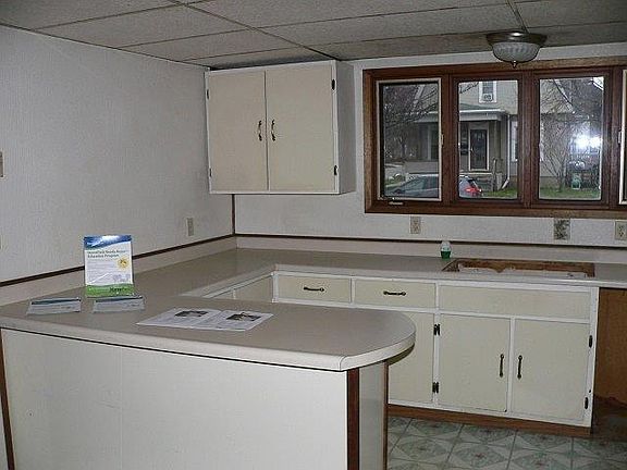 2nd image of 1534 Saint Clair Ave