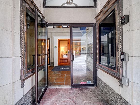 4th image of 417 Vine St Unit 601