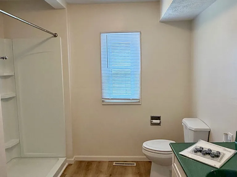 721 Lee Ave — Photo 5