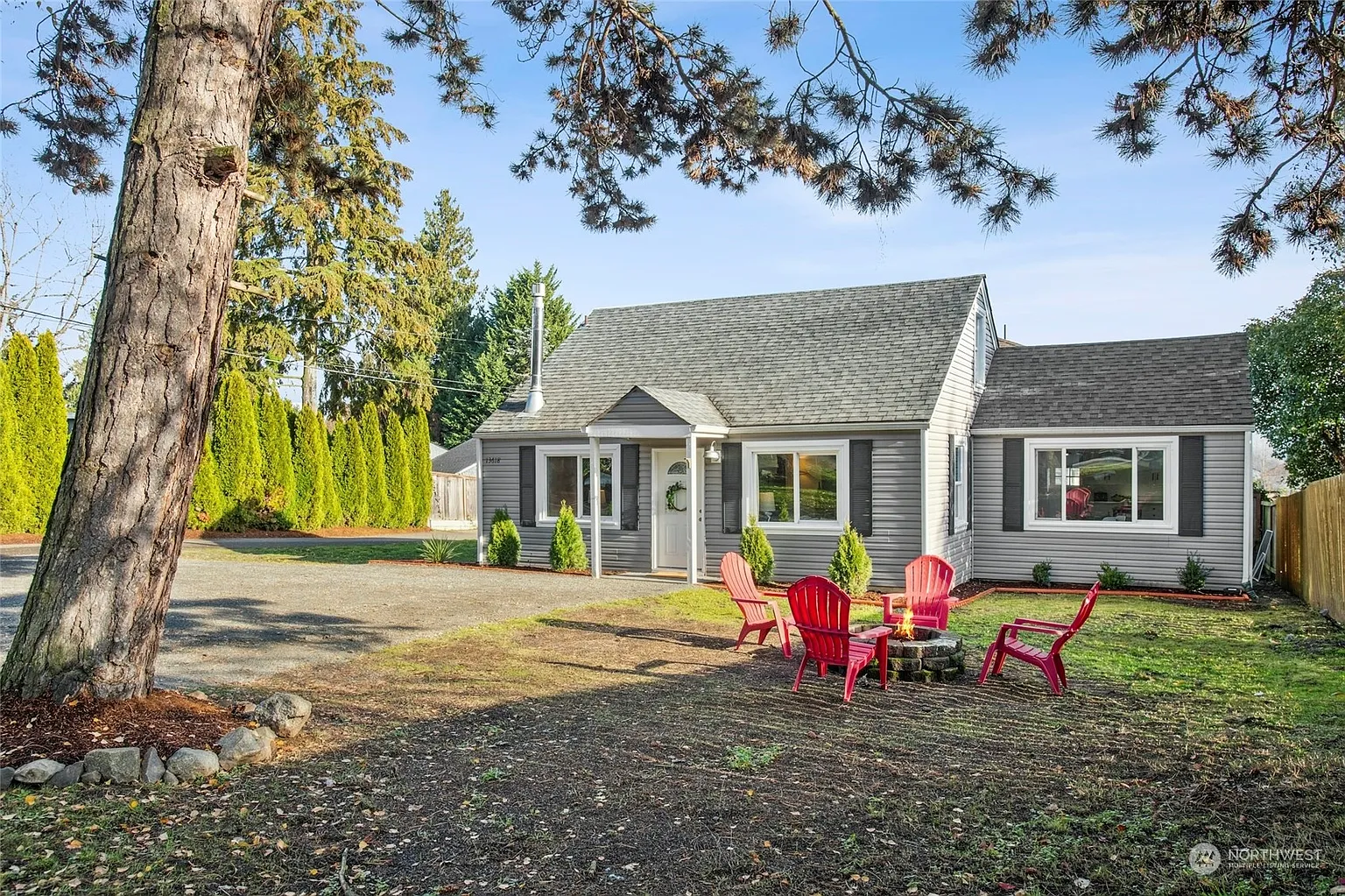 13618 Military Road S photo 1