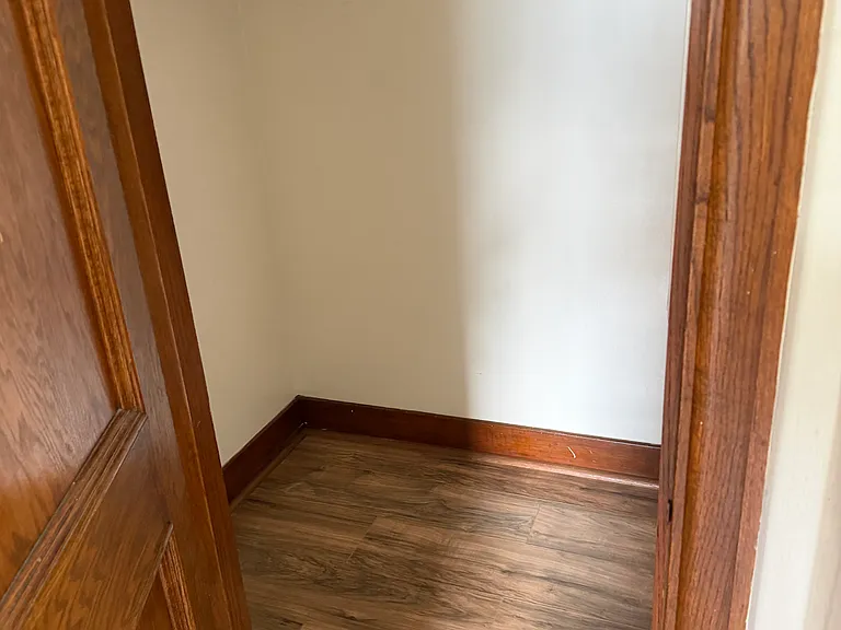 314 E 3rd St #6 — Photo 7