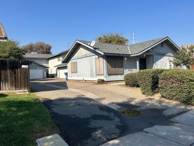 1011 N Lynora Street, Tulare, CA, 93274