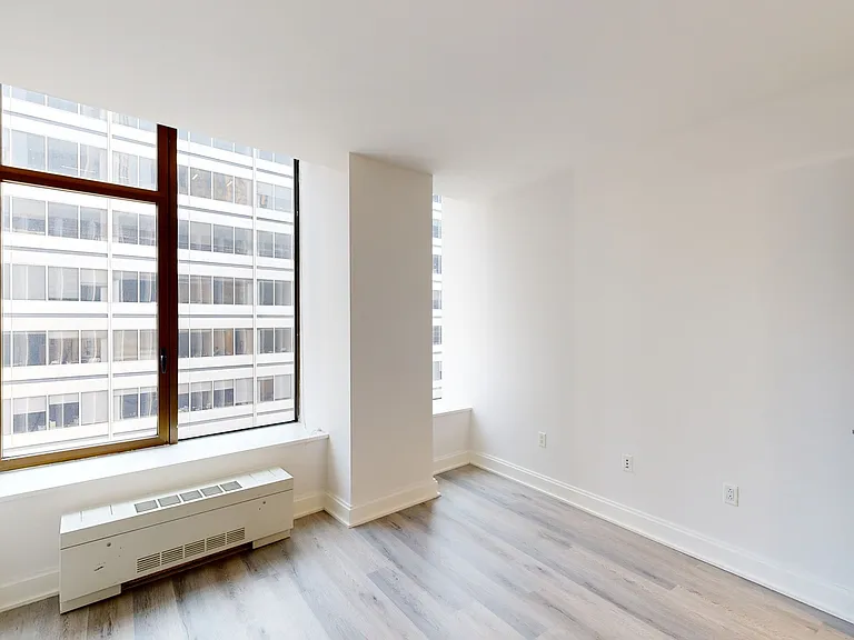 10 Hanover Square — Photo 119