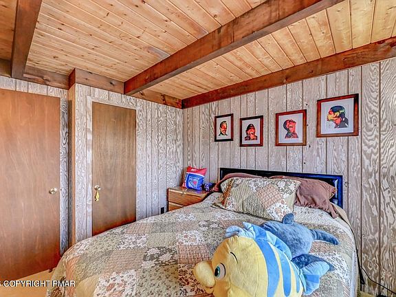 4th image of 19 Woodcrest Ln #1475