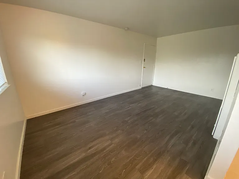 1850 Thau Way — Photo 6