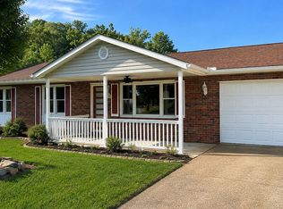 2801 Pinehurst Ln, Huntington, WV 25704